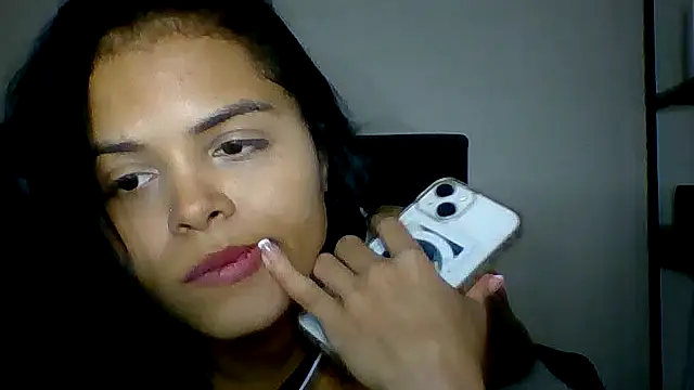 Anyynha live sex cam