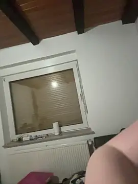 LittleChaosQueen live sex cam