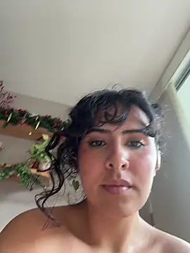 SugarTroubl33 live sex cam