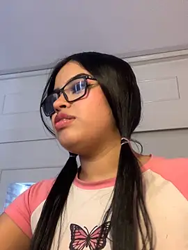 PrettyDafnne live sex cam