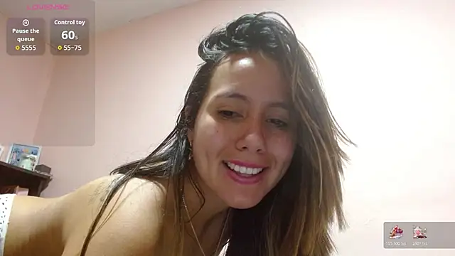 LunaaMorena live sex cam
