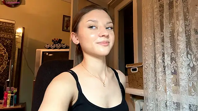 EnergeticMona live sex cam