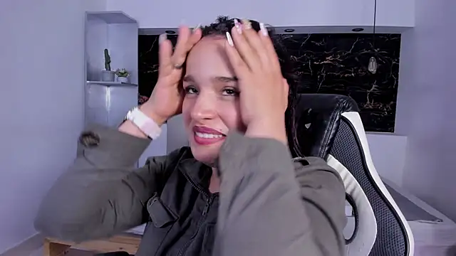 Annyrosee's cam snapshot