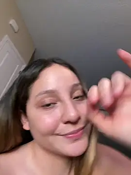 yourlilsecreet's cam snapshot