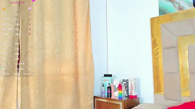 AikoSnow live sex cam