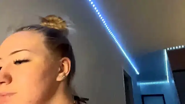 PandaFluff's cam snapshot