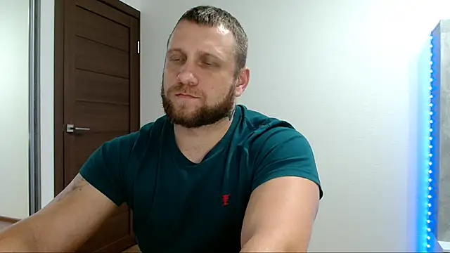 B-L-O-N-D's cam snapshot