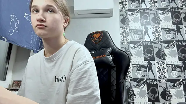 helgicuteness's cam snapshot