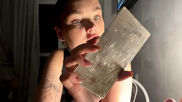 Ginnyinjeans's cam snapshot