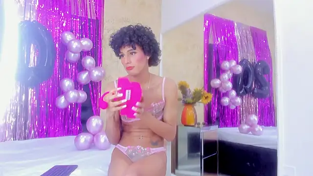 NahomiWhitel live sex cam