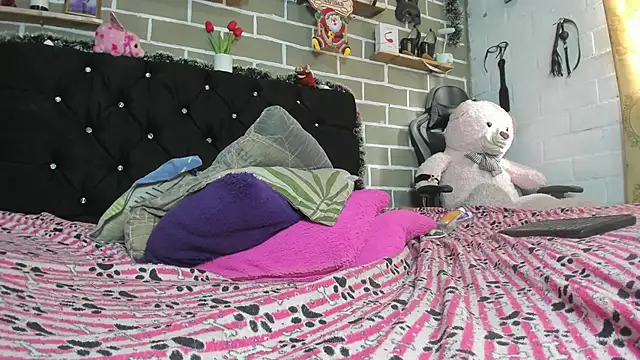 CharlotteBrowm live sex cam