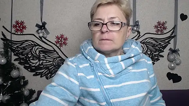 EmiliaGree live sex cam