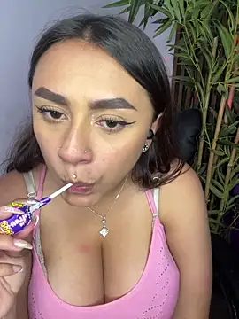 michell_boobs_ live sex cam