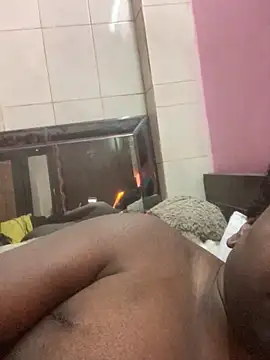 Kajal-Shemale69 live sex cam