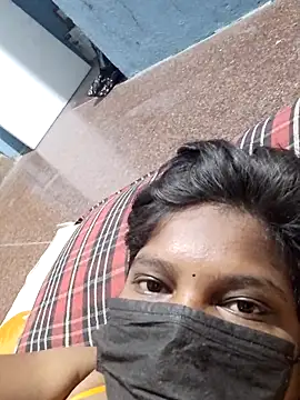 divyatamil143's cam snapshot