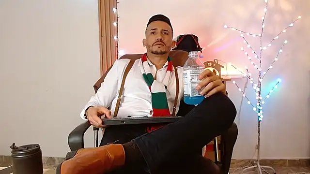 Reiko_85_ live sex cam