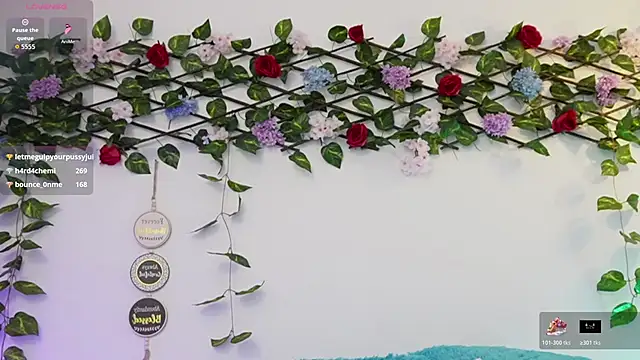 saraBow's cam snapshot