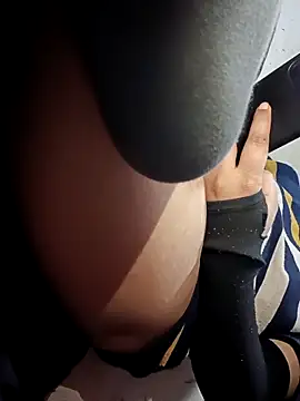 Yourhearbeat's cam snapshot