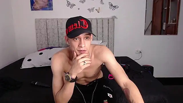 Ethanho0t's cam snapshot