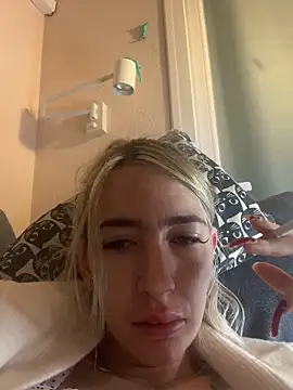 BarbieBlondieGirl's cam snapshot