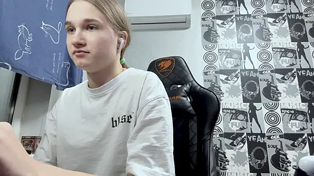 helgicuteness's cam snapshot