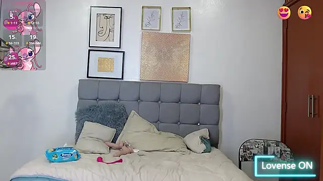 _naomi_s's cam snapshot