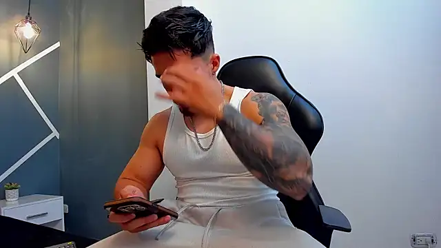 Brad_Summer live sex cam