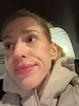 kira_mia live sex cam