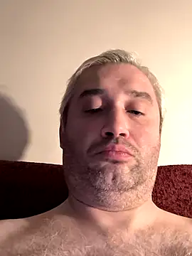 Olomoucak1982 live sex cam