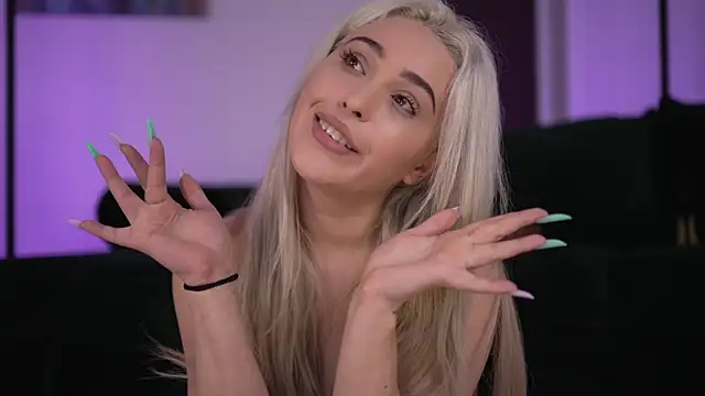 bia_kristal's cam snapshot