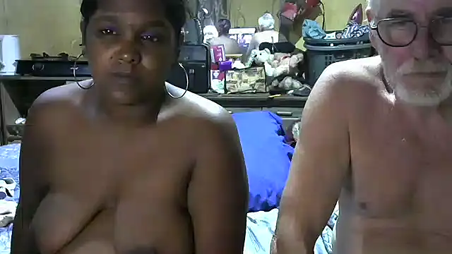 crazyloverstasmike live sex cam