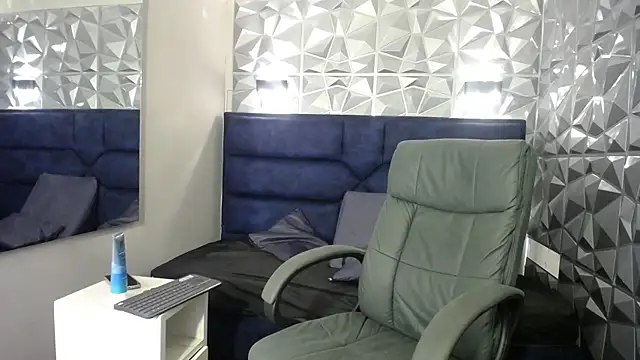 nairobi8's cam snapshot