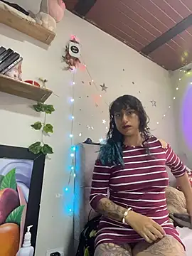 puepleholly's cam snapshot