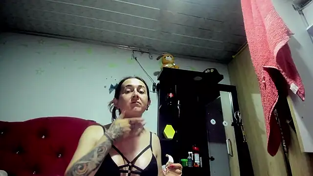 Sweet-Suck69 live sex cam