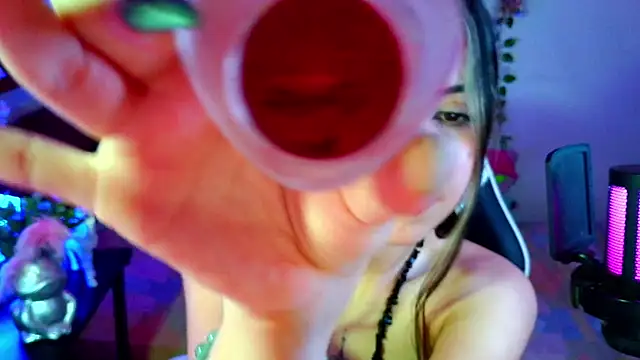 Kittyuwu_'s cam snapshot