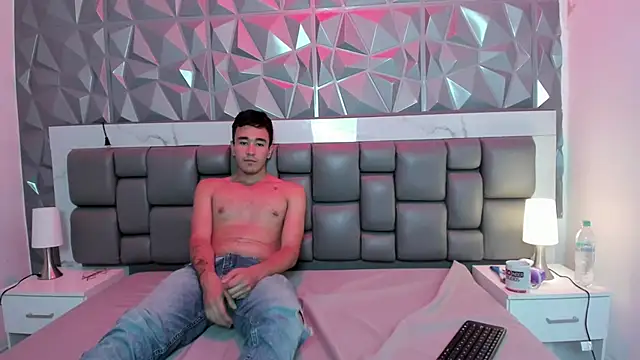 KathyAiden's cam snapshot