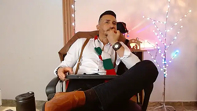 Reiko_85_ live sex cam