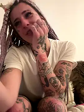 BlazyKitsune- live sex cam