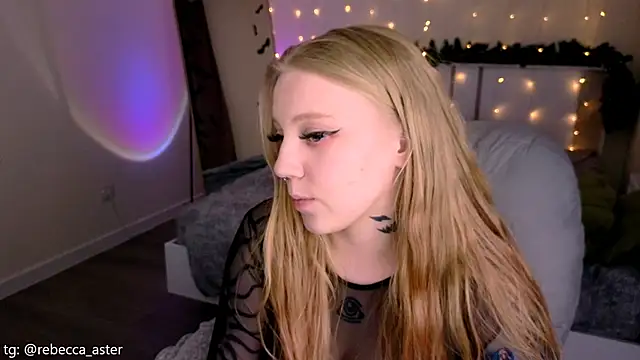 RebeccaAster's cam snapshot