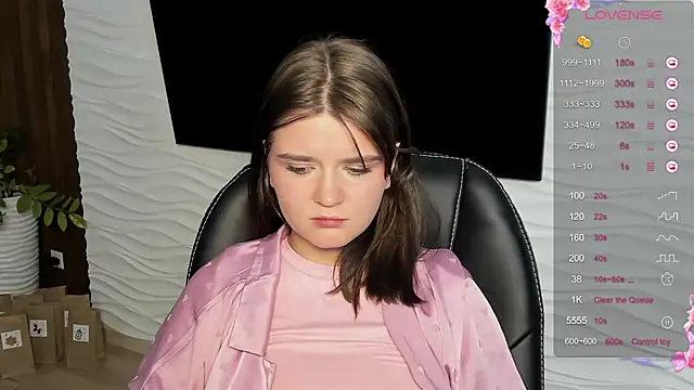 LanaTreades live sex cam