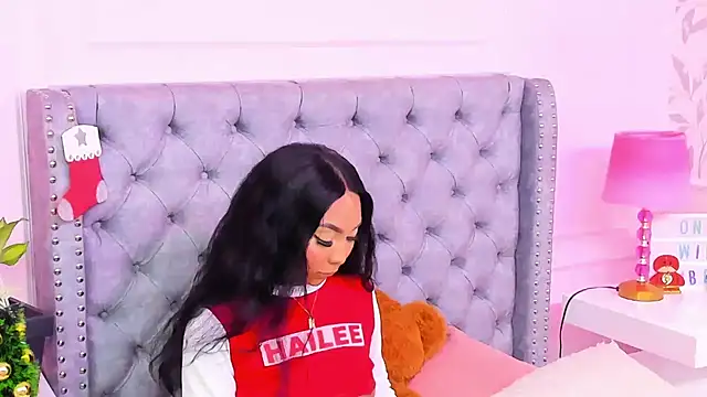 HaileeRoberts live sex cam