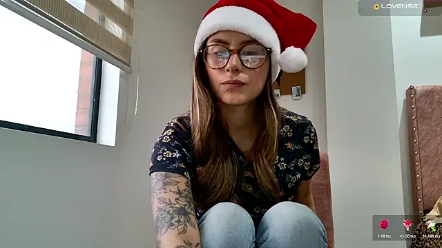 Emmy_petit's cam snapshot