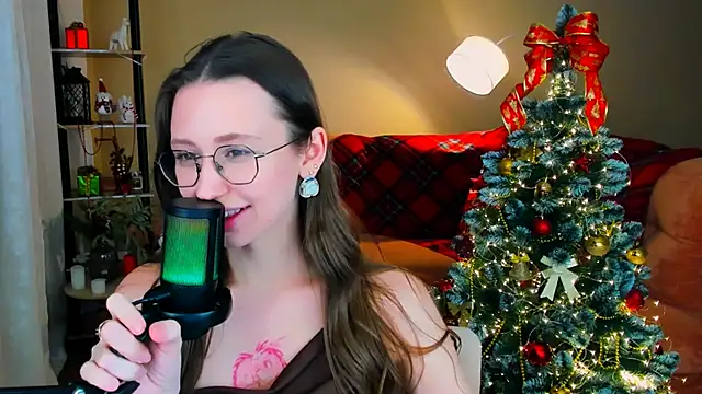 YourLovellyStory's cam snapshot