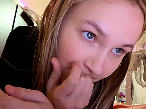 KarinRobertson's cam snapshot