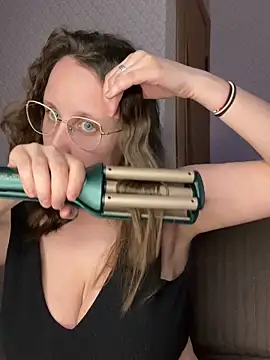 Lally_Girasole's cam snapshot