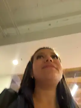 Alyshanon18's cam snapshot