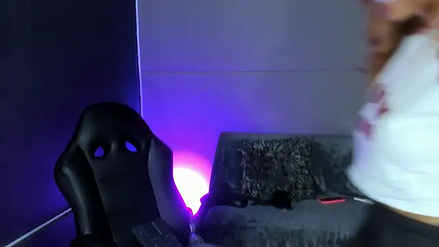 lola_red95's cam snapshot