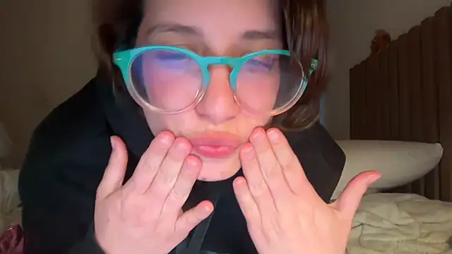 Meowkillah13's cam snapshot