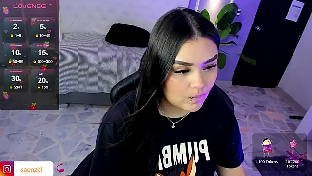 martinasaez live sex cam