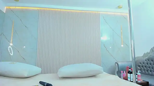 Antonella_west's cam snapshot